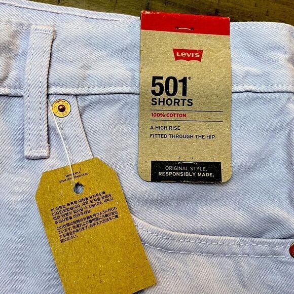 Levi’s lilac high rise shorts - Picture 4 of 9